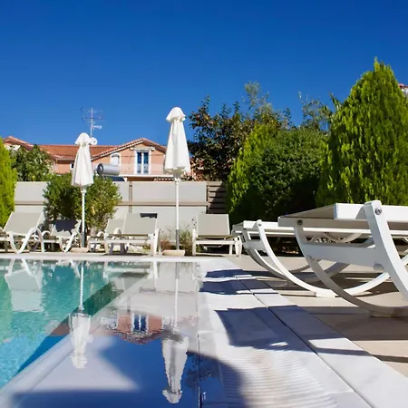 Notos Luxury Κατελειός